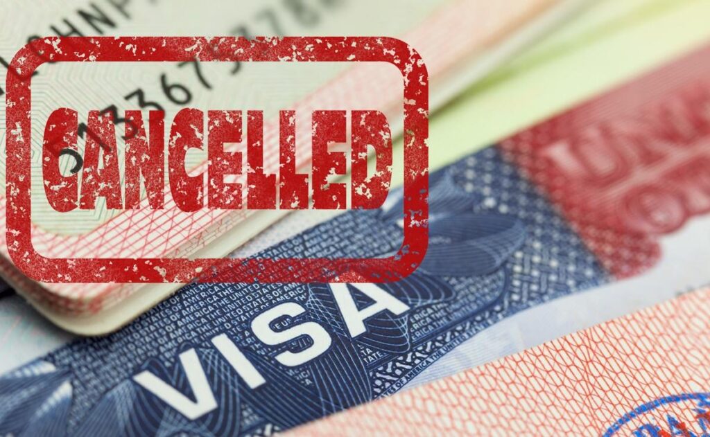 Qué pasa si me quedo en Estados Unidos con visa de turista