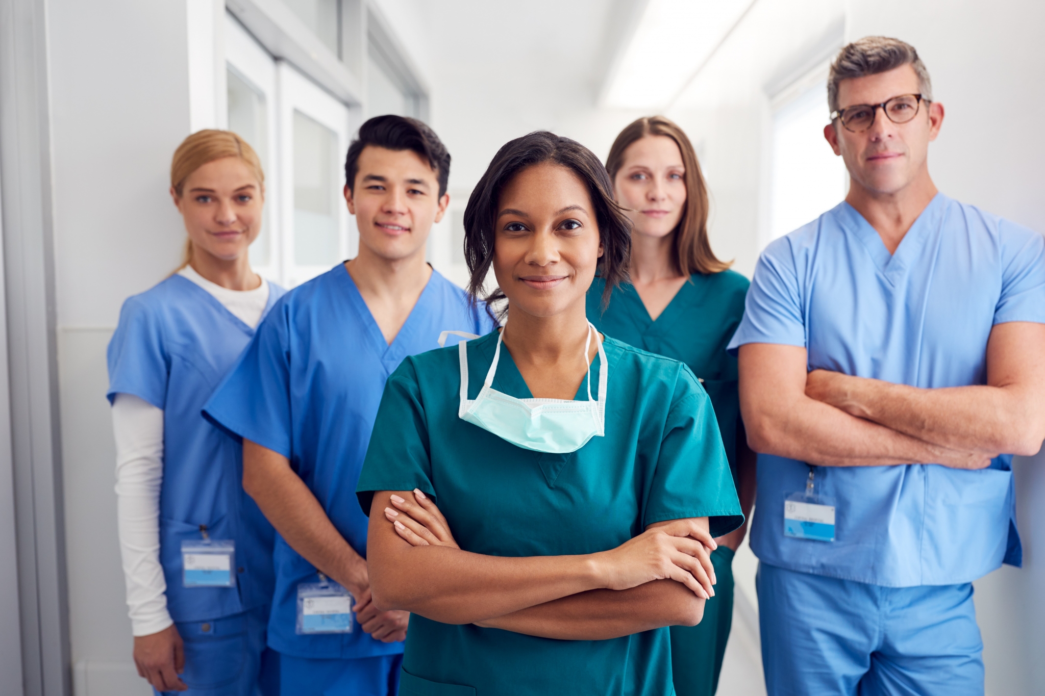 Cursos de asistente de enfermería certificado (CNA) en Español (+Opciones gratuitas)
